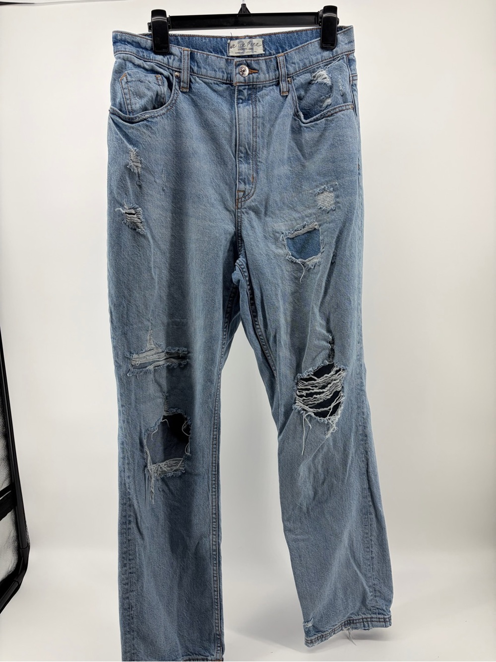 Free People We The Free High Rise, Distressed Straight‎ Leg Jeans Size 31